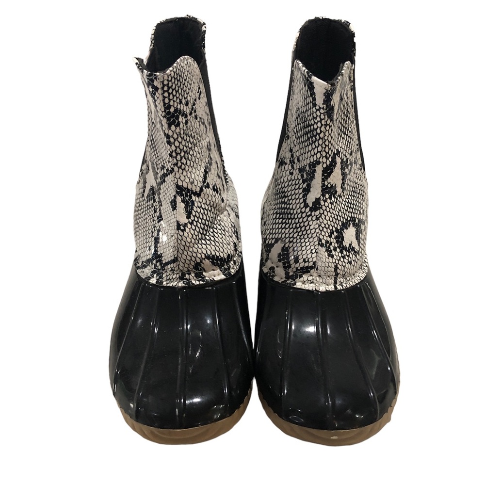 Woman’s rain boots